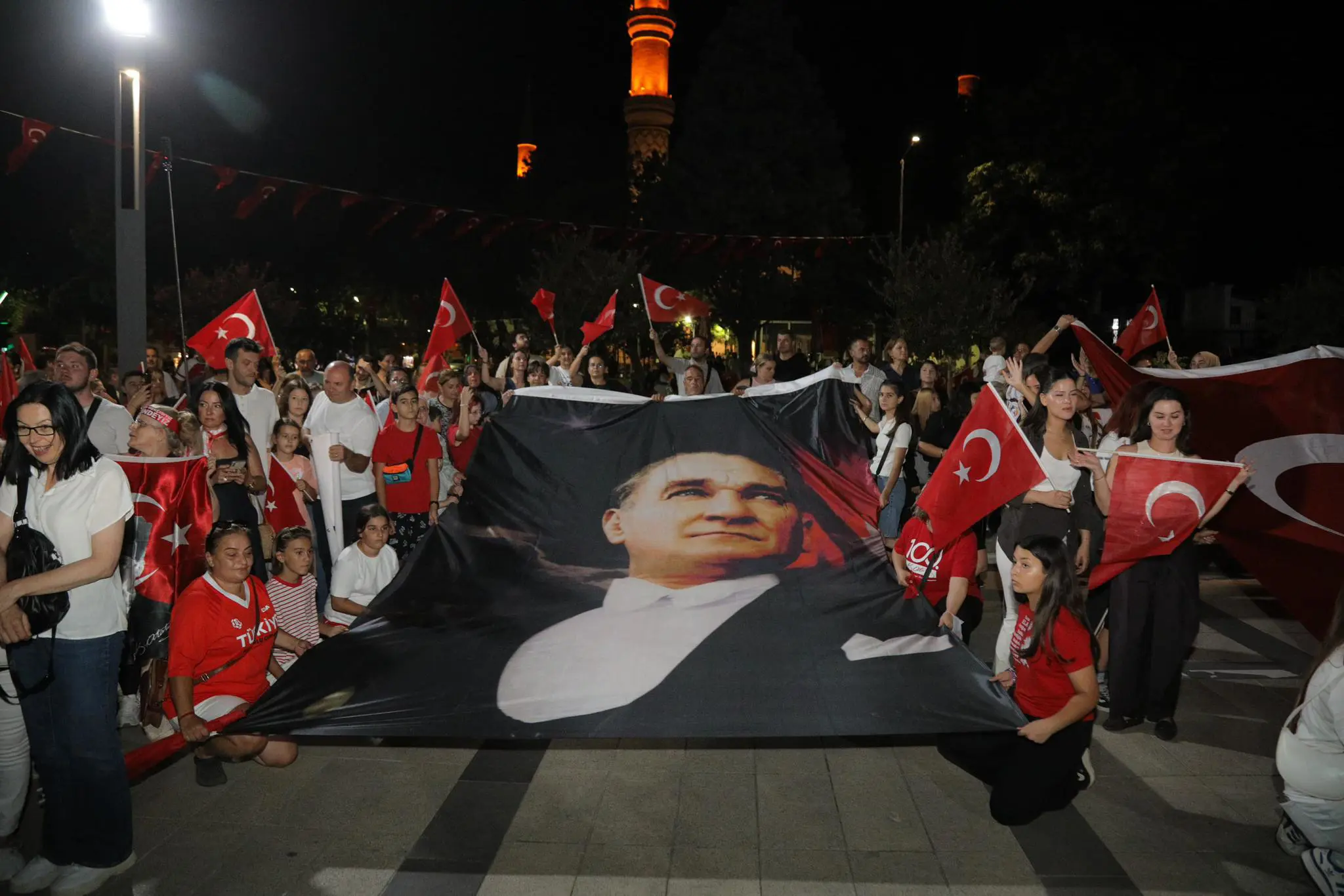 BİNLERCE EDİRNELİ 30 AĞUSTOS COŞKUSUNDA BULUŞTU galeri görseli